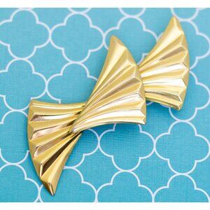 Vintage Golden Bow Brooch - R30